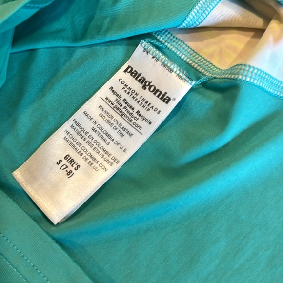 Patagonia Rashguard Size 7-8 - Picture 2 of 3